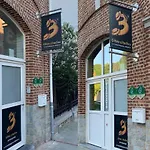 Les 3 Chapeaux 6p Les Canotiers 4p Avec Terrasse Le Melon 2p Sans Terrasse Appartement Dinant