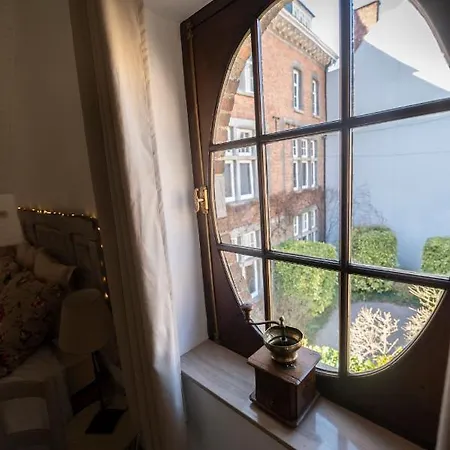 Les 3 Chapeaux Les Canotiers 4 Pers Avec Sa Belle Terrasse Et Le Melon 2 Personnes Sans Terrasse