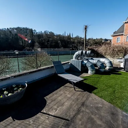 Les 3 Chapeaux Les Canotiers 4 Pers Avec Sa Belle Terrasse Et Le Melon 2 Personnes Sans Terrasse Appartement Dinant