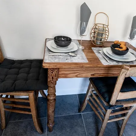 Apartment Les 3 Chapeaux 6p Les Canotiers 4p Avec Terrasse Le Melon 2p Sans Terrasse