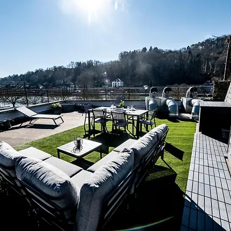 Les 3 Chapeaux Les Canotiers 4 Pers Avec Sa Belle Terrasse Et Le Melon 2 Personnes Sans Terrasse Appartement