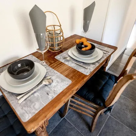 Apartment Les 3 Chapeaux 6p Les Canotiers 4p Avec Terrasse Le Melon 2p Sans Terrasse Dinant