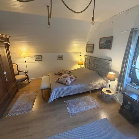 Les 3 Chapeaux 6p Les Canotiers 4p Avec Terrasse Le Melon 2p Sans Terrasse *