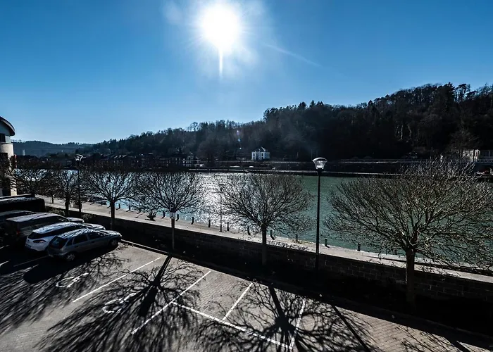 Les 3 Chapeaux 6p Les Canotiers 4p Avec Terrasse Le Melon 2p Sans Terrasse Dinant