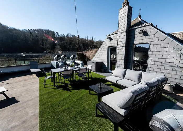 Les 3 Chapeaux 6p Les Canotiers 4p Avec Terrasse Le Melon 2p Sans Terrasse * Dinant