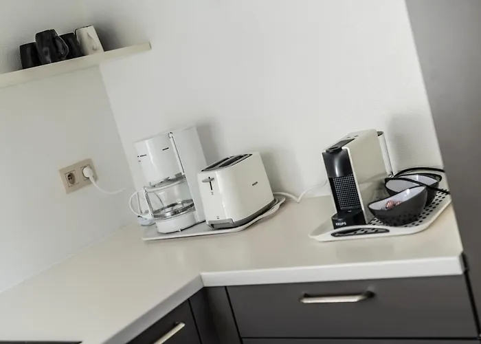 Les 3 Chapeaux 6p Les Canotiers 4p Avec Terrasse Le Melon 2p Sans Terrasse *