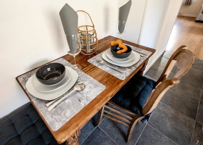 Appartement Les 3 Chapeaux 6p Les Canotiers 4p Avec Terrasse Le Melon 2p Sans Terrasse Dinant