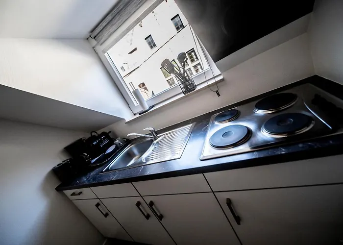 Les 3 Chapeaux 6p Les Canotiers 4p Avec Terrasse Le Melon 2p Sans Terrasse Dinant