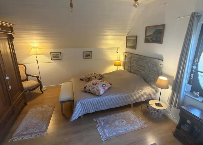 Les 3 Chapeaux 6p Les Canotiers 4p Avec Terrasse Le Melon 2p Sans Terrasse *